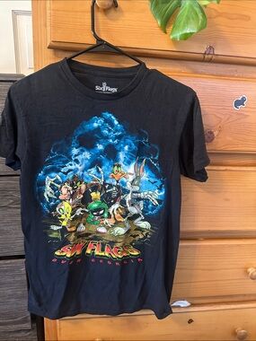 Men’s Black Graphic Looney Tunes Tee
